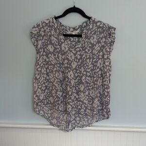Fun 2 Fun Abstract Gray and Cream Blouse
